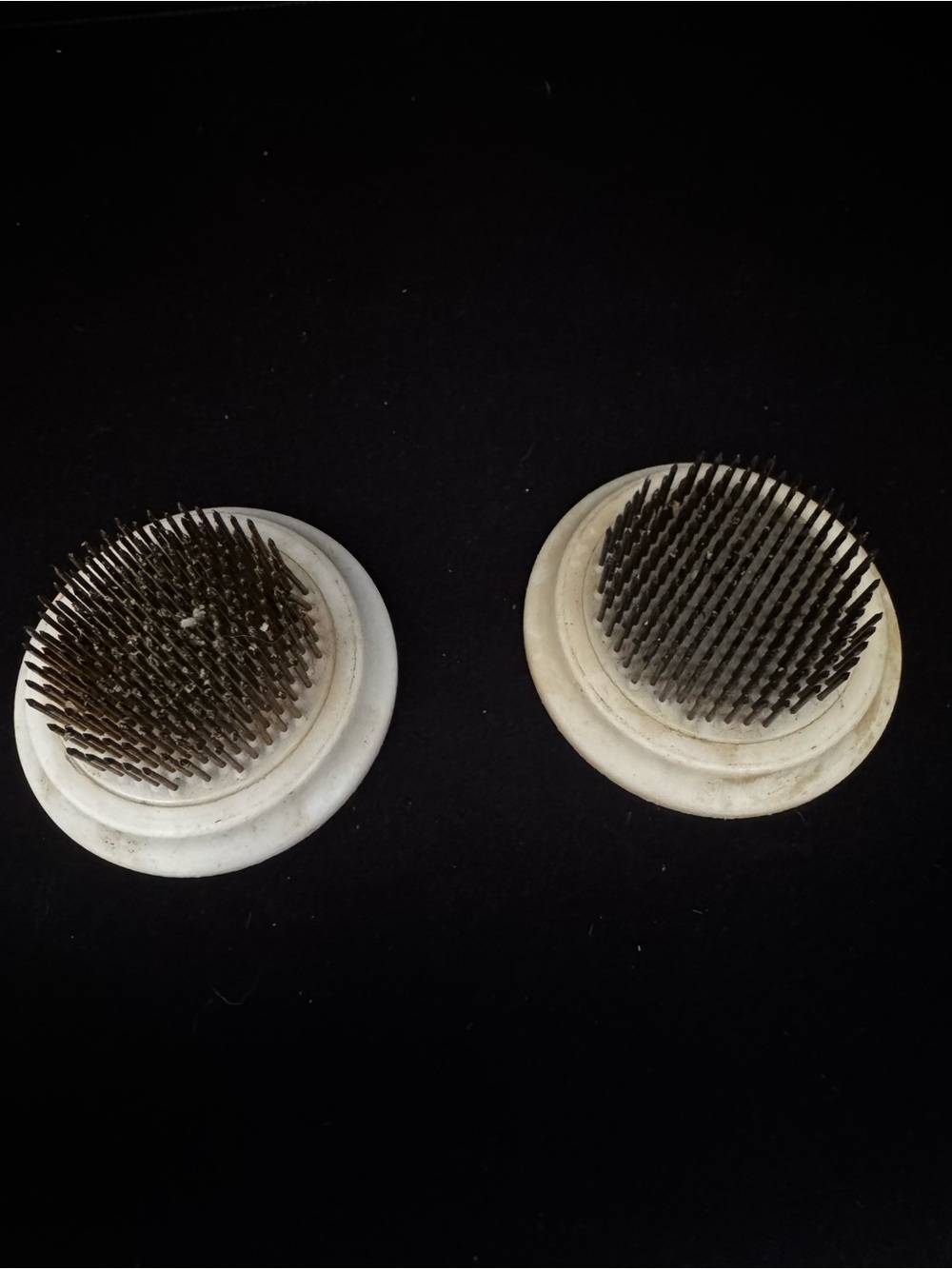 Pair of White Metal-Bristle Scalp Massage Pads